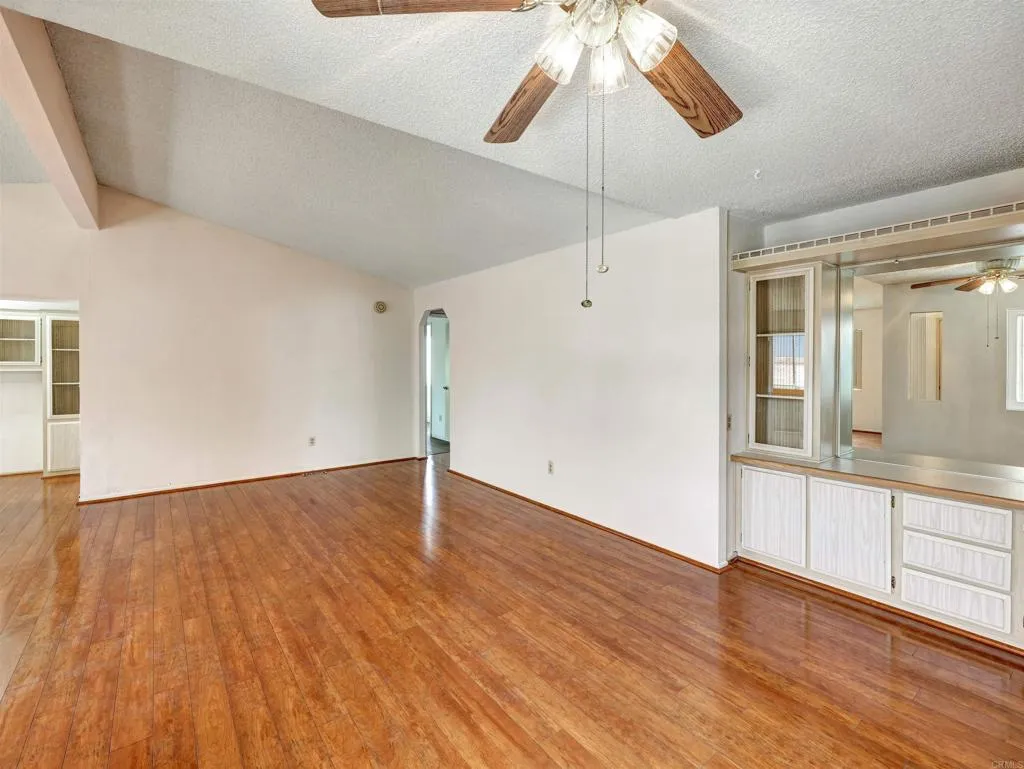 https://cdn.realtyfeed.com/cdn/127/306681337/52153745779e75af5aedb6d1bd62505d.webp