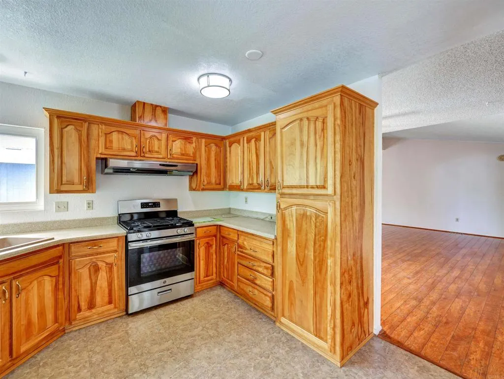 https://cdn.realtyfeed.com/cdn/127/306681337/7a38a47a02700ae7ca2a1de4b2f9f366.webp