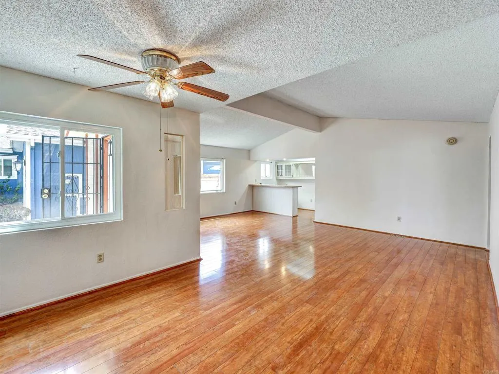 https://cdn.realtyfeed.com/cdn/127/306681337/9e03112cab22be027a041df0e0acbb76.webp