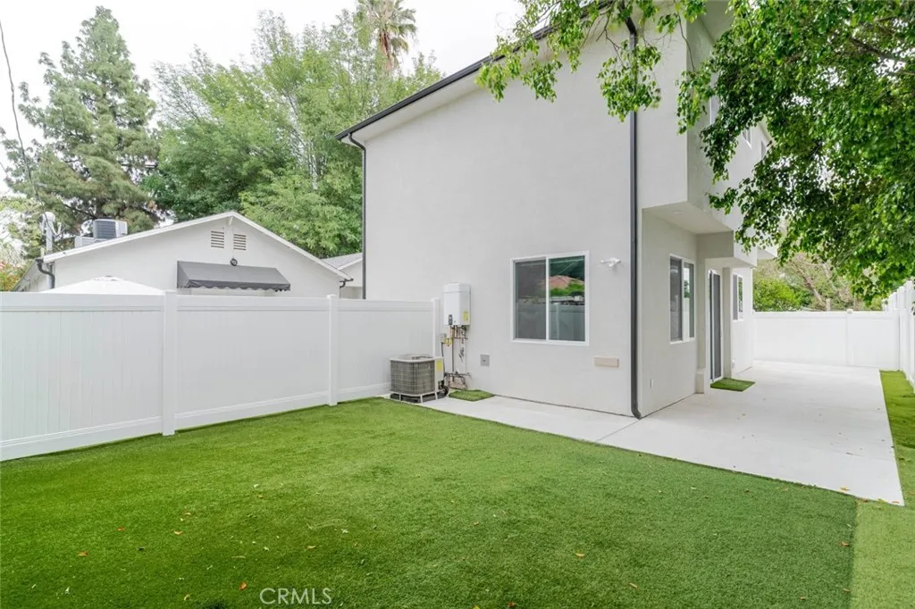 Northridge, CA 91325