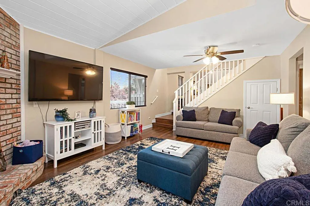 https://cdn.realtyfeed.com/cdn/127/306681466/387d745c0a268c4581e617979ea4604d.webp
