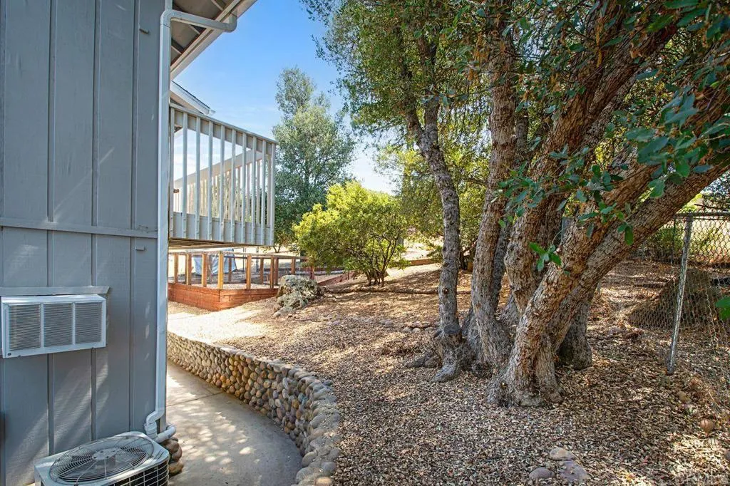 https://cdn.realtyfeed.com/cdn/127/306681466/950aab8954ee2343b992ae62a8499f7a.webp