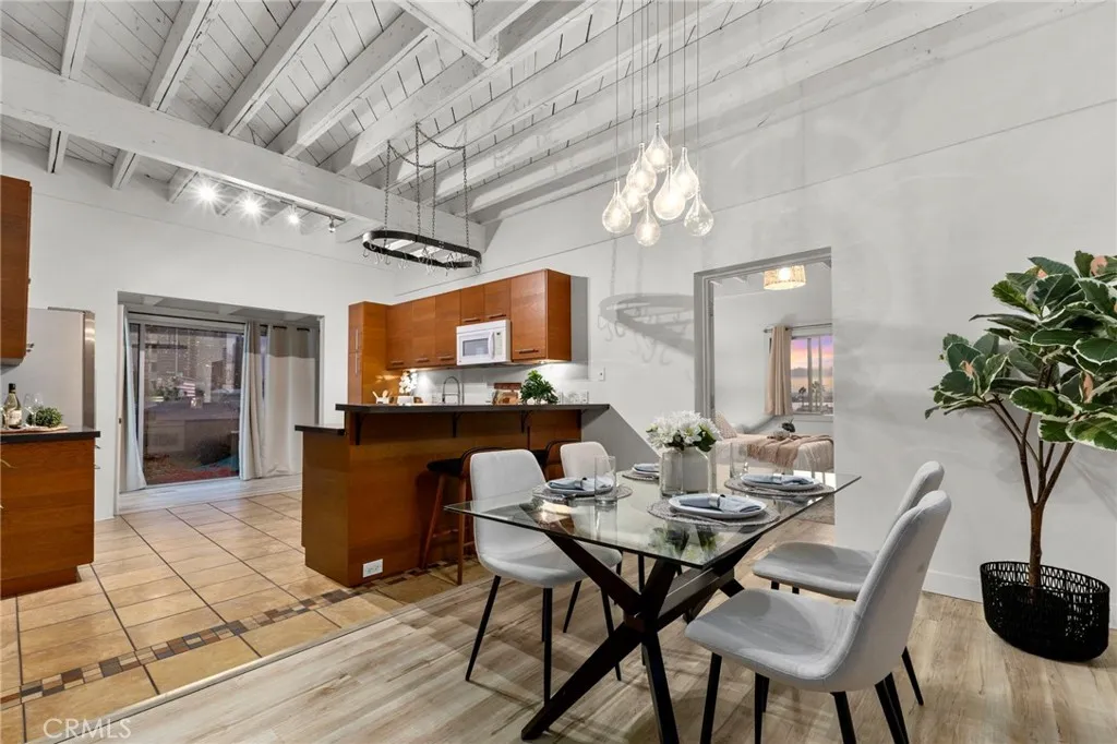 https://cdn.realtyfeed.com/cdn/127/306681497/1fabada21b6616ad8de43d747b49ffcc.webp