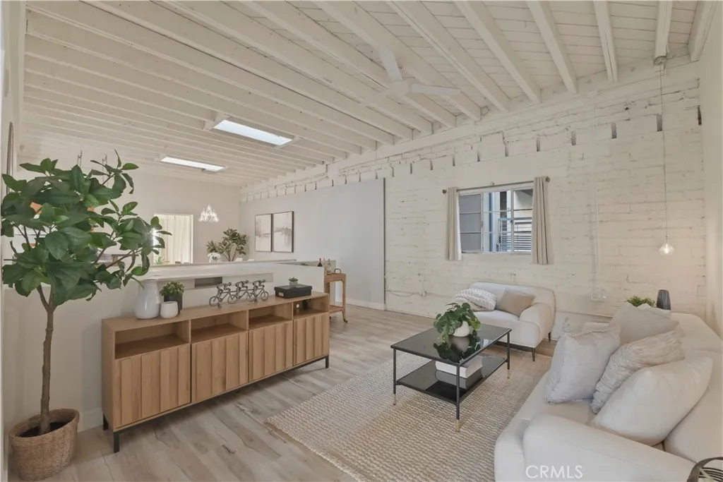 https://cdn.realtyfeed.com/cdn/127/306681497/7621552d9113a0c07cdec37d7cf3404f.webp