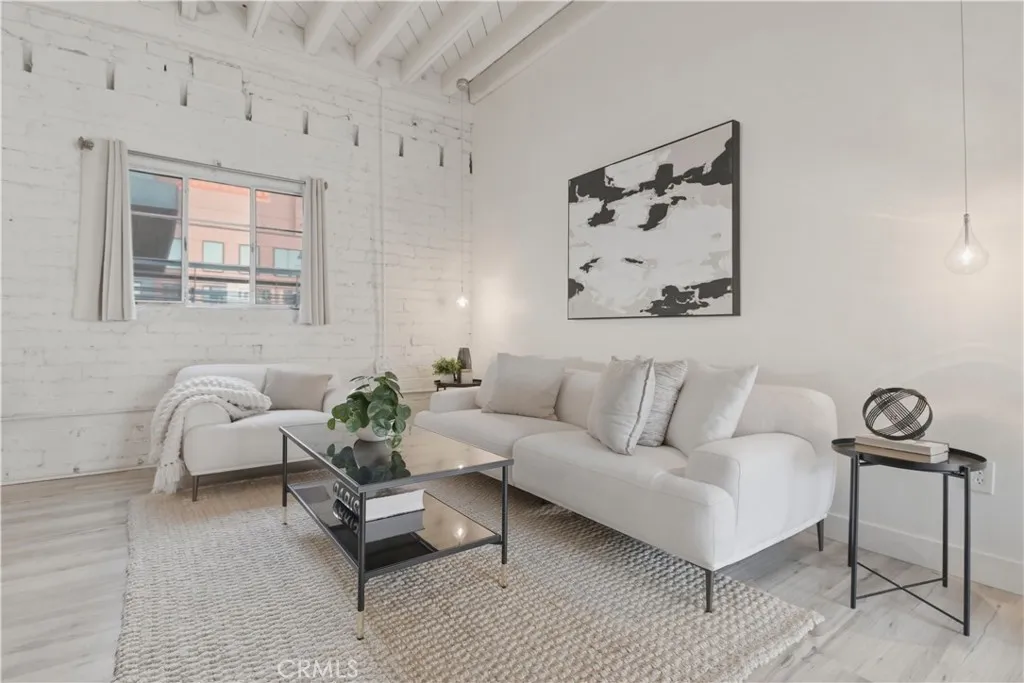 https://cdn.realtyfeed.com/cdn/127/306681497/a4e999bfe019e99e154a21637e784d37.webp