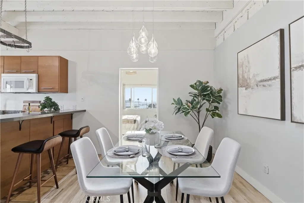 https://cdn.realtyfeed.com/cdn/127/306681497/a5735c3e25ac178914d68db708e8bd41.webp