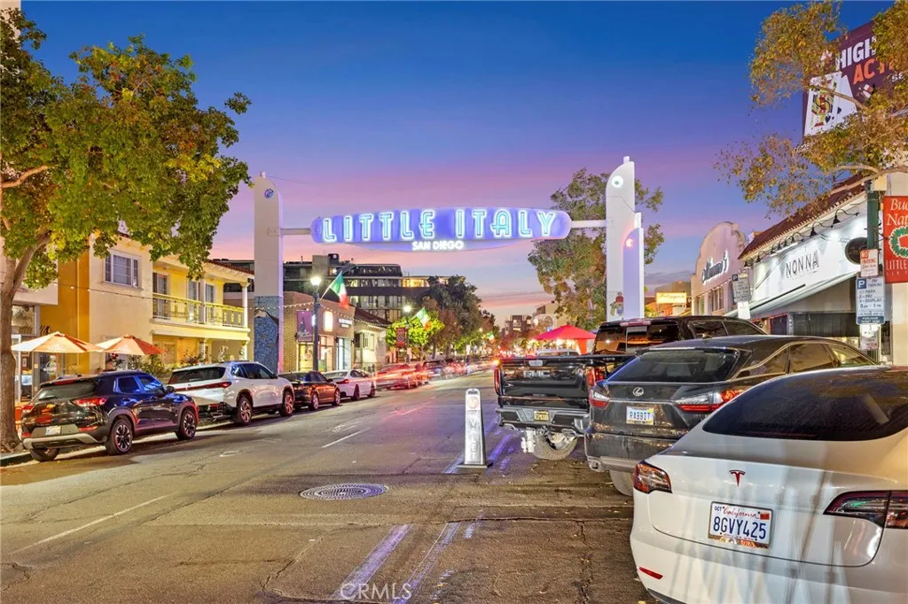 https://cdn.realtyfeed.com/cdn/127/306681497/b5b6d041c78f16ca5d07c94487ba7f1b.webp