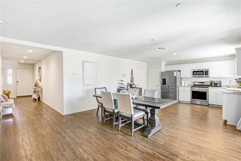 15115 Courtney Lane, Lake Elsinore, CA 92530 - Photo 5 of 26, Lake Elsinore, CA