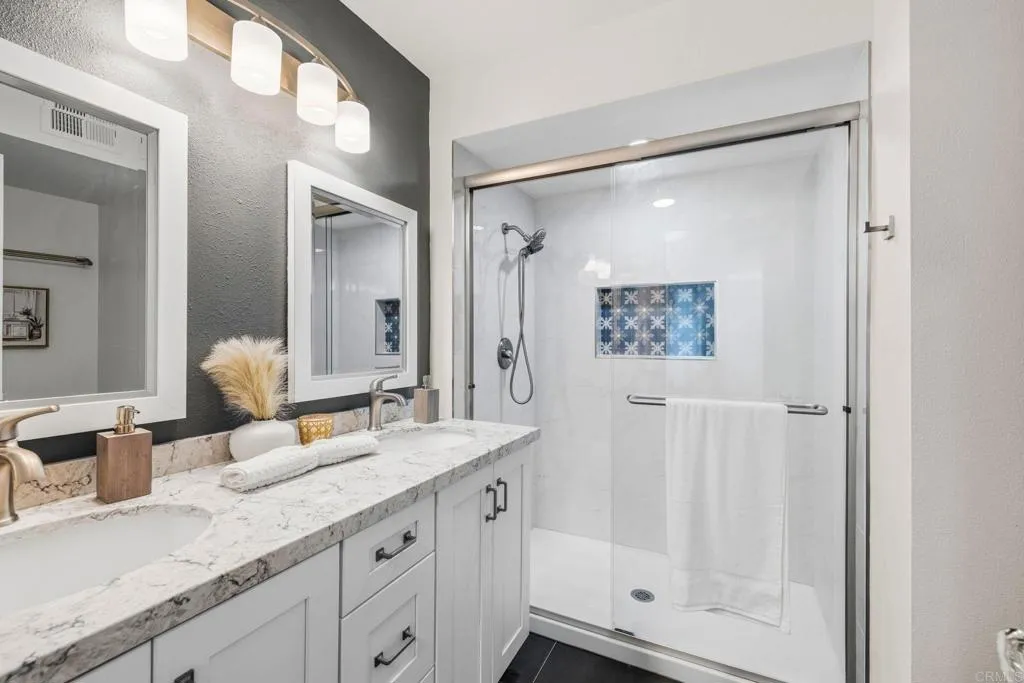 Photo #25: 400109521 Listing: Photo #25