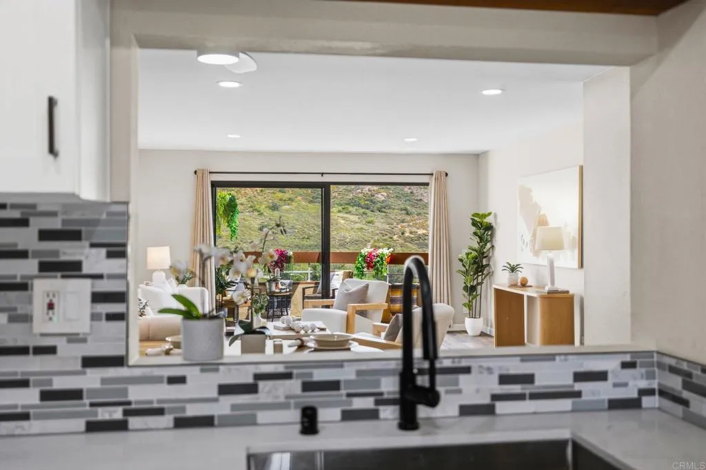 Photo #16: 400109521 Listing: Photo #16