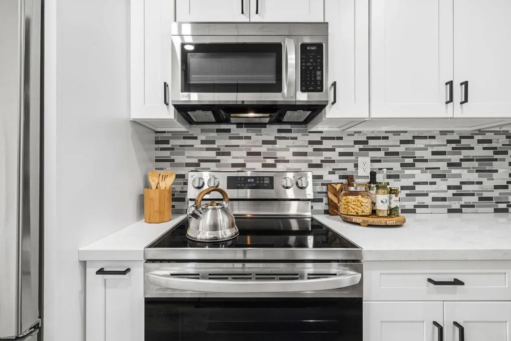 Photo #15: 400109521 Listing: Photo #15