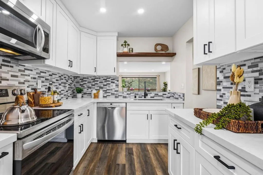 Photo #12: 400109521 Listing: Photo #12