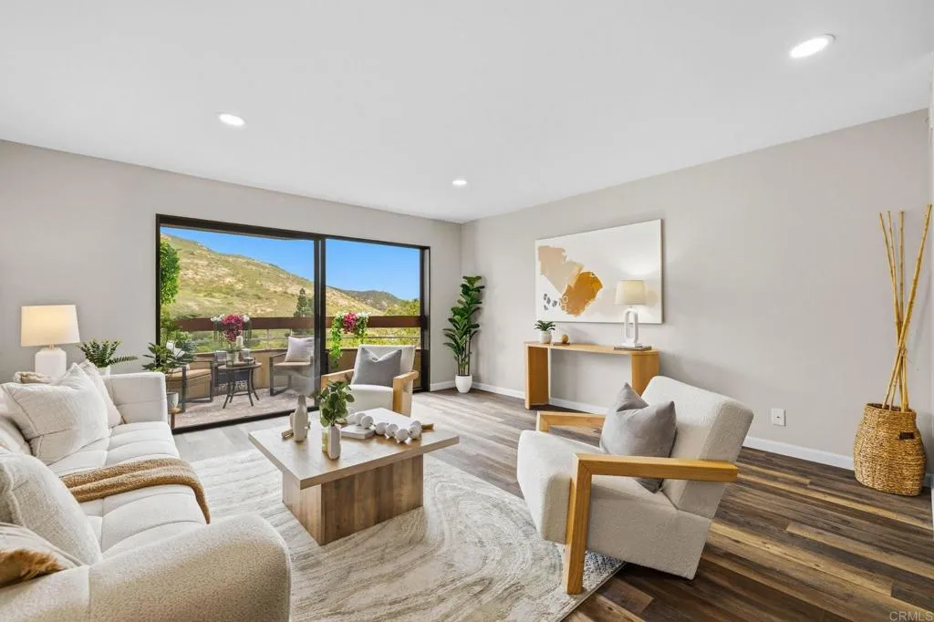 Photo #2: 400109521 Listing: Photo #2