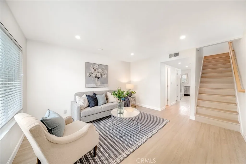 Photo #5: SW26070323 Listing: Photo #5