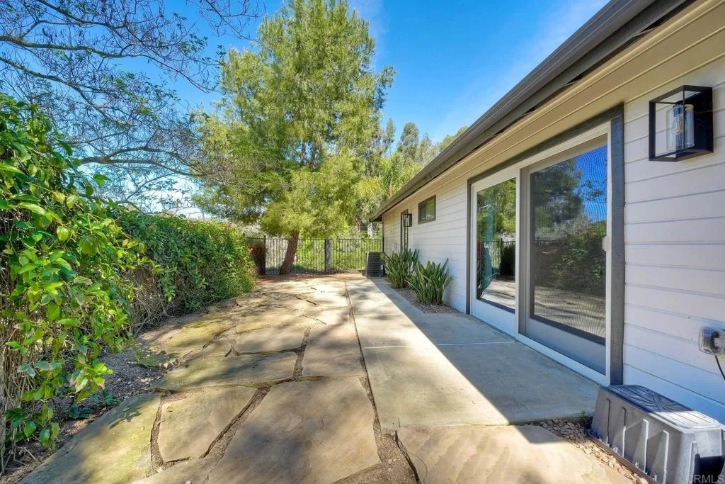 https://cdn.realtyfeed.com/cdn/127/306681766/e801d4ae3005a454c103d9d2aad785e6.webp