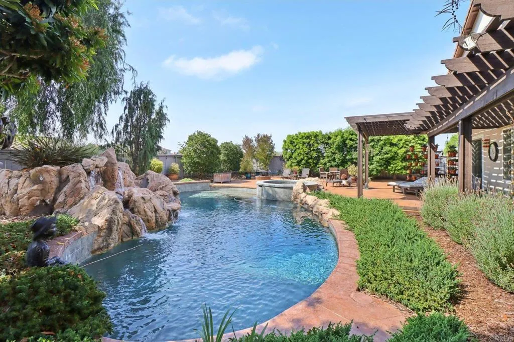 https://cdn.realtyfeed.com/cdn/127/306681769/5ad5df75b137b3c73622a054ba81f761.webp