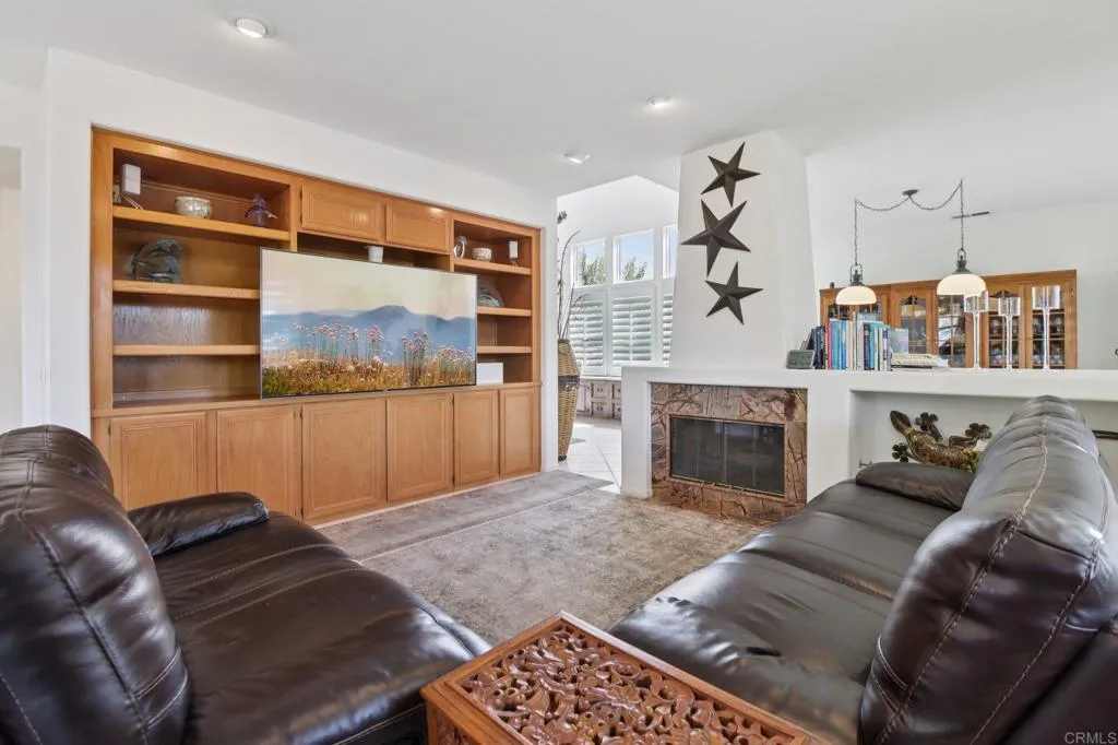 https://cdn.realtyfeed.com/cdn/127/306681769/6504dcceb7bd1766f8d3384605f23fb8.webp