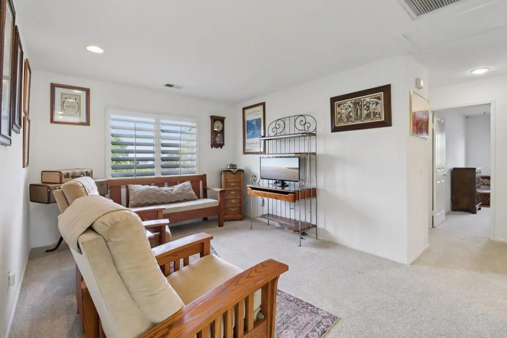 https://cdn.realtyfeed.com/cdn/127/306681769/d6a3f50d820176370c7f69e2e5620774.webp