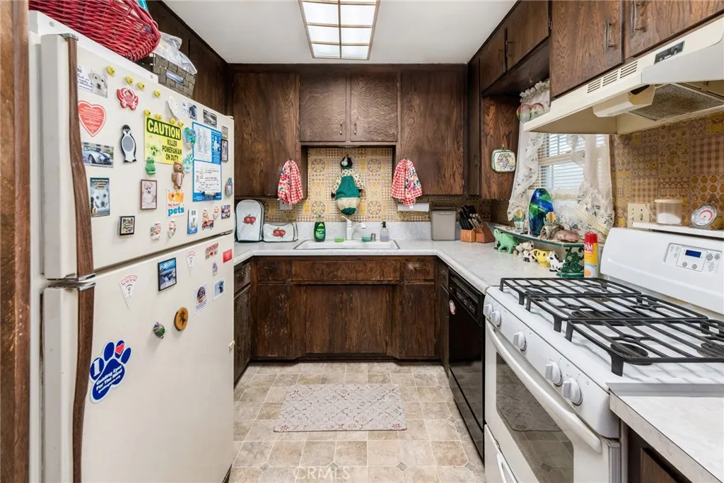 https://cdn.realtyfeed.com/cdn/127/306681815/03b539f05f9aade265617b97981c9175.webp