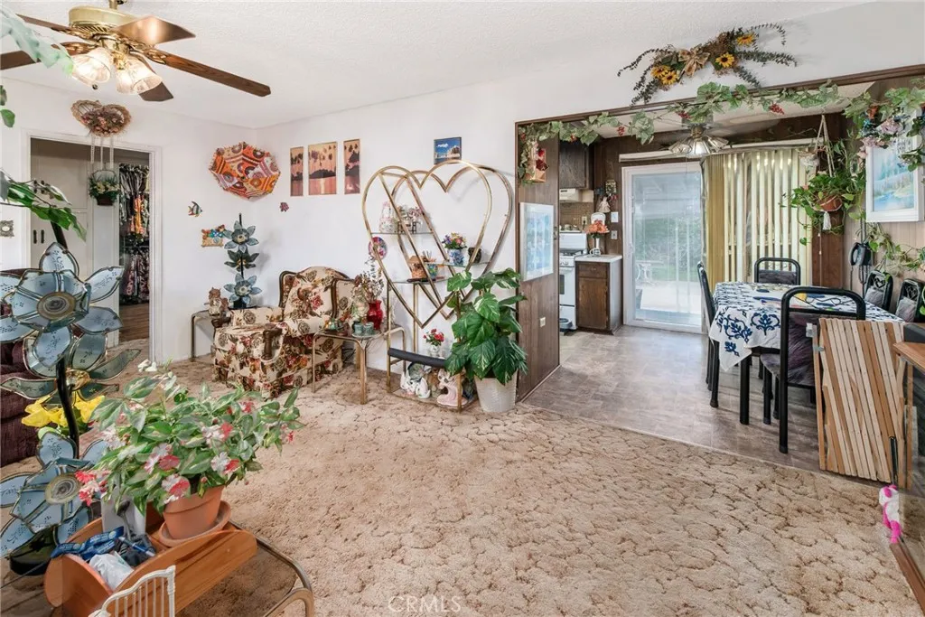 https://cdn.realtyfeed.com/cdn/127/306681815/998f8c9a0193de5d13f263609eec4ede.webp