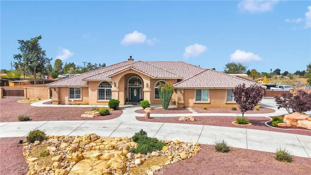 Apple Valley, CA 92307