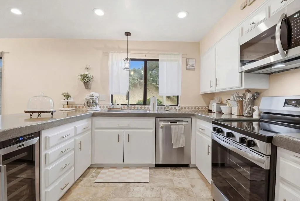 Photo #8: NDP2603165 Listing: Photo #8