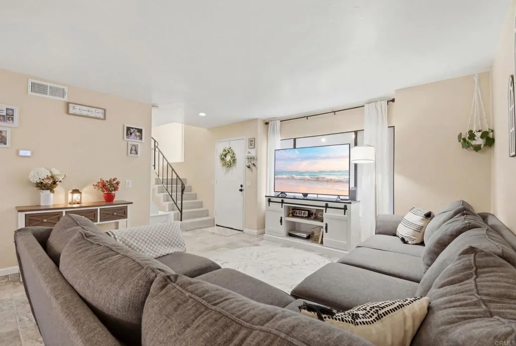 Photo #3: NDP2603165 Listing: Photo #3