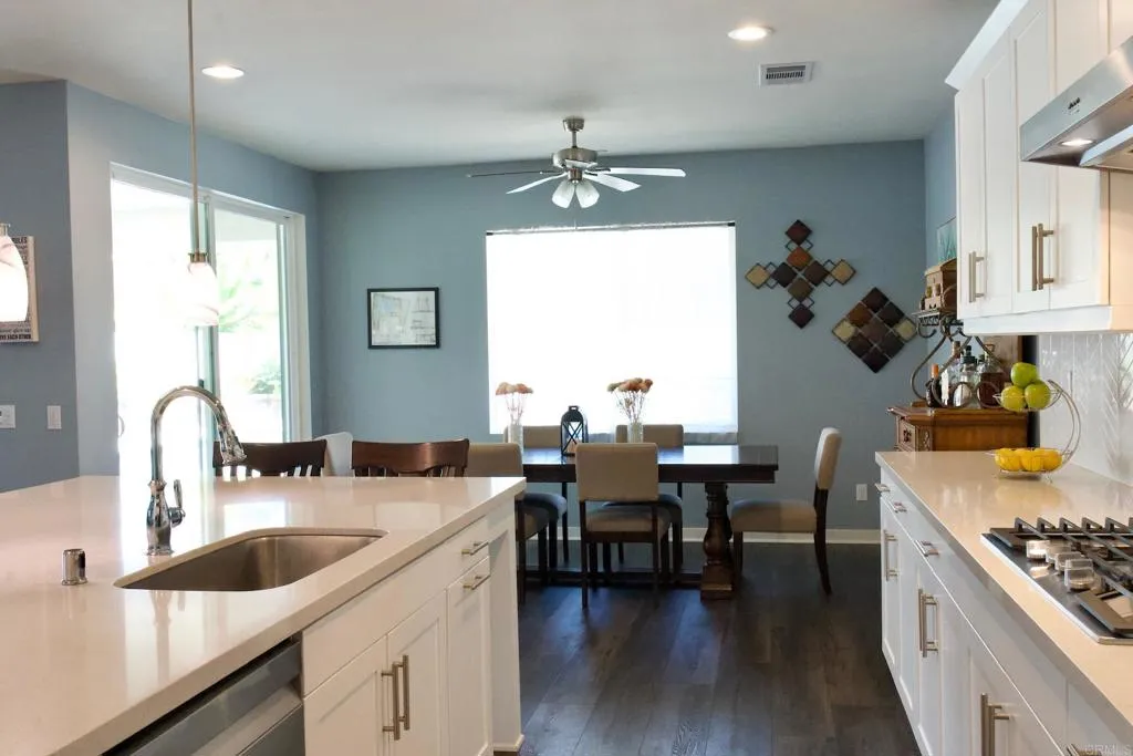 https://cdn.realtyfeed.com/cdn/127/306681911/1243b1713f8218af0a9feb23c36cb8e5.webp