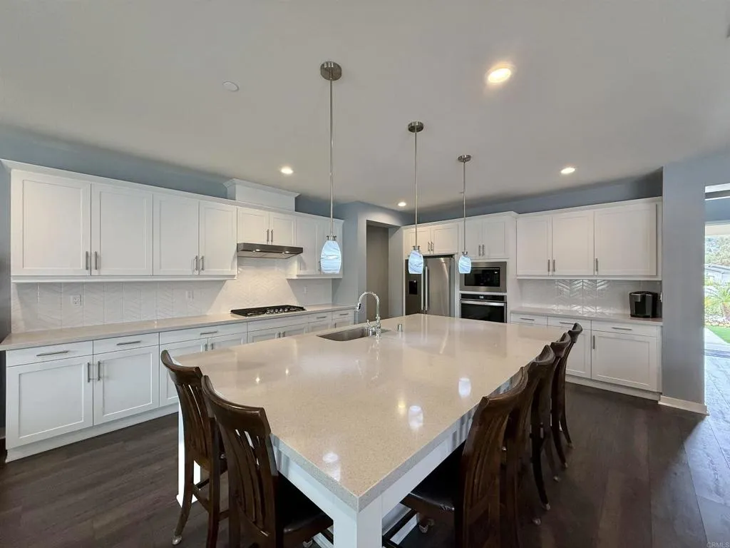 https://cdn.realtyfeed.com/cdn/127/306681911/d4704bc542bb62c5196239b039e493c5.webp
