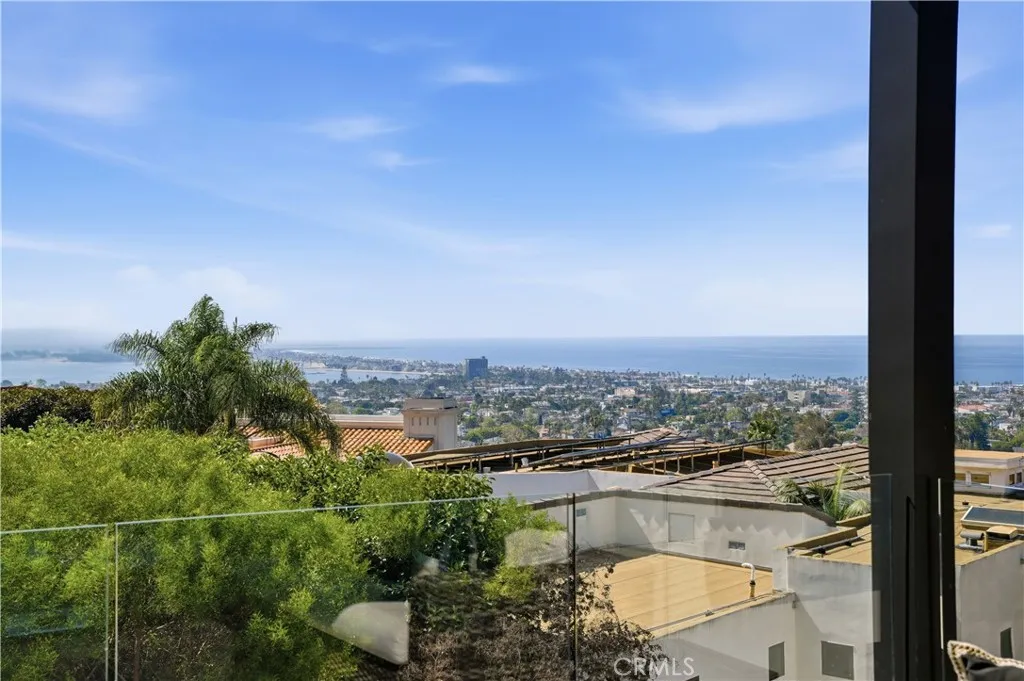 https://cdn.realtyfeed.com/cdn/127/306681912/026aeace6f41dd517be46436834b6561.webp