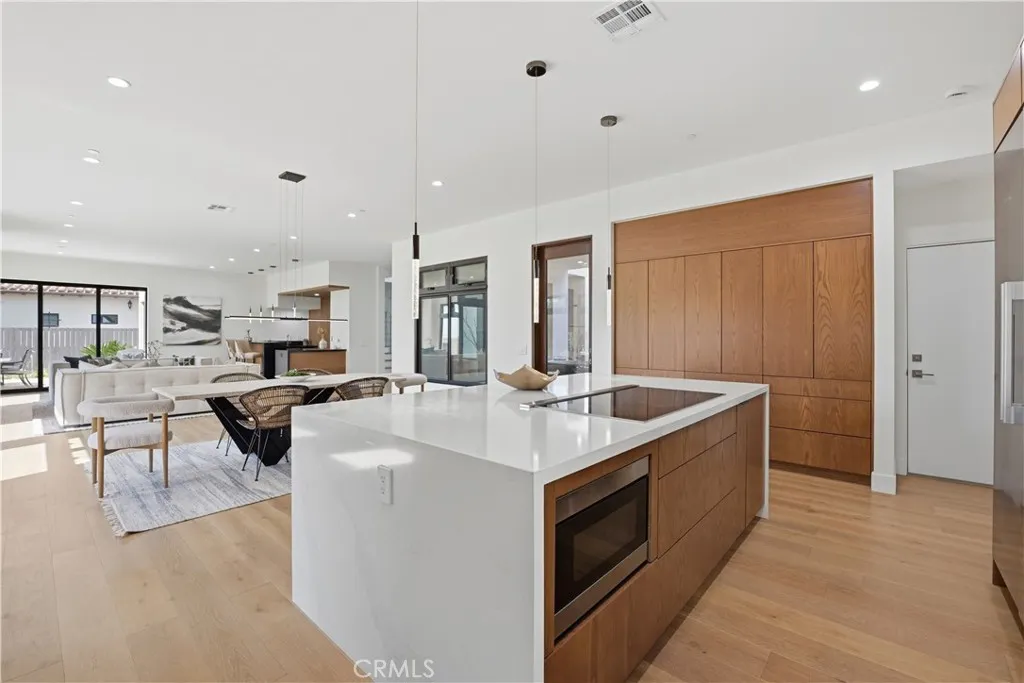 https://cdn.realtyfeed.com/cdn/127/306681912/125ee23224fa560b24973e1b85c59a4d.webp