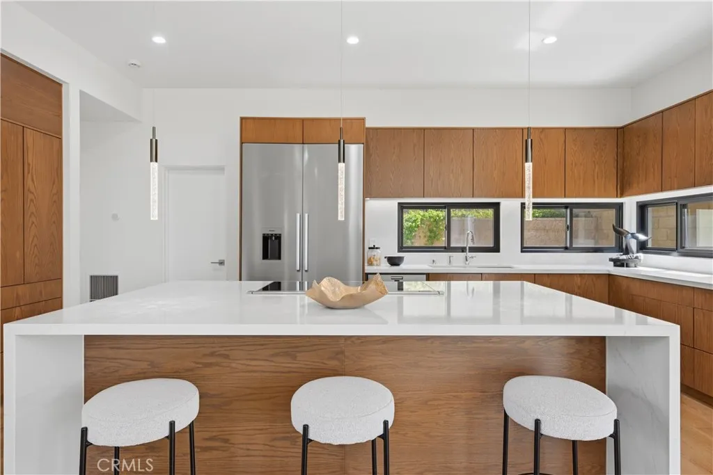 https://cdn.realtyfeed.com/cdn/127/306681912/764ca58a05b7b52177e759eb10349b14.webp
