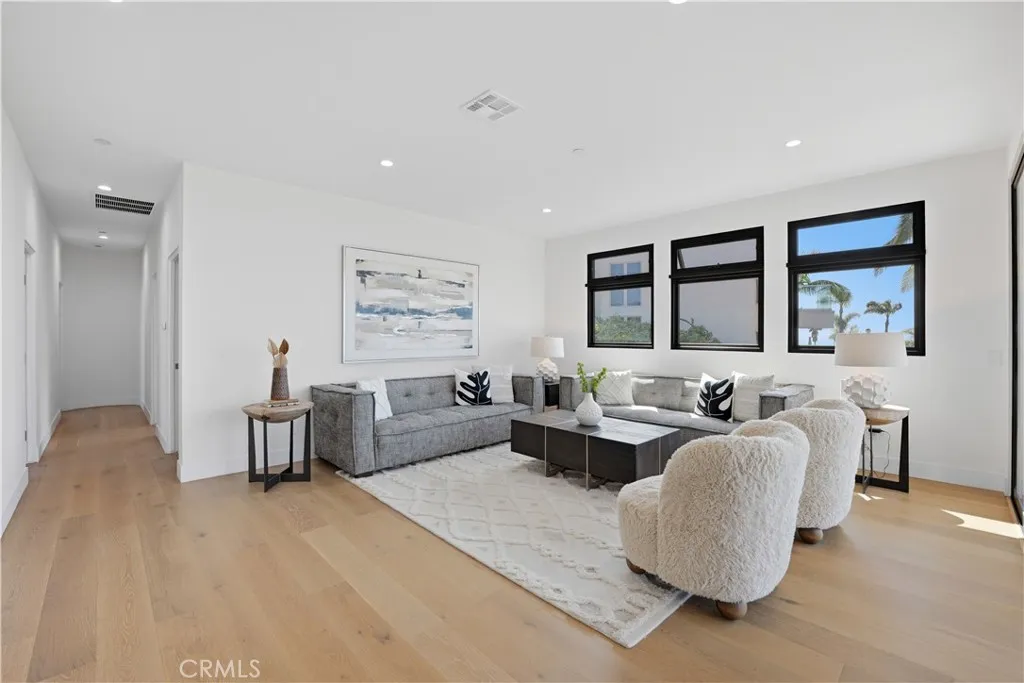 https://cdn.realtyfeed.com/cdn/127/306681912/7d5ee4b120ba94390410d2bf4750f48a.webp