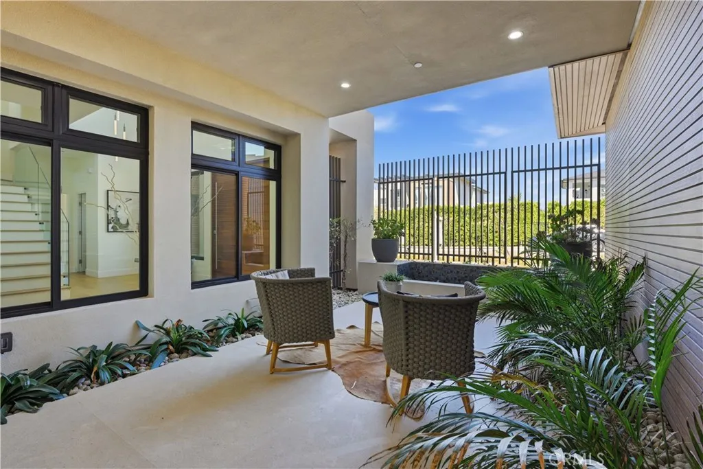 https://cdn.realtyfeed.com/cdn/127/306681912/823d1e55bb29a55eac29578217939ad0.webp