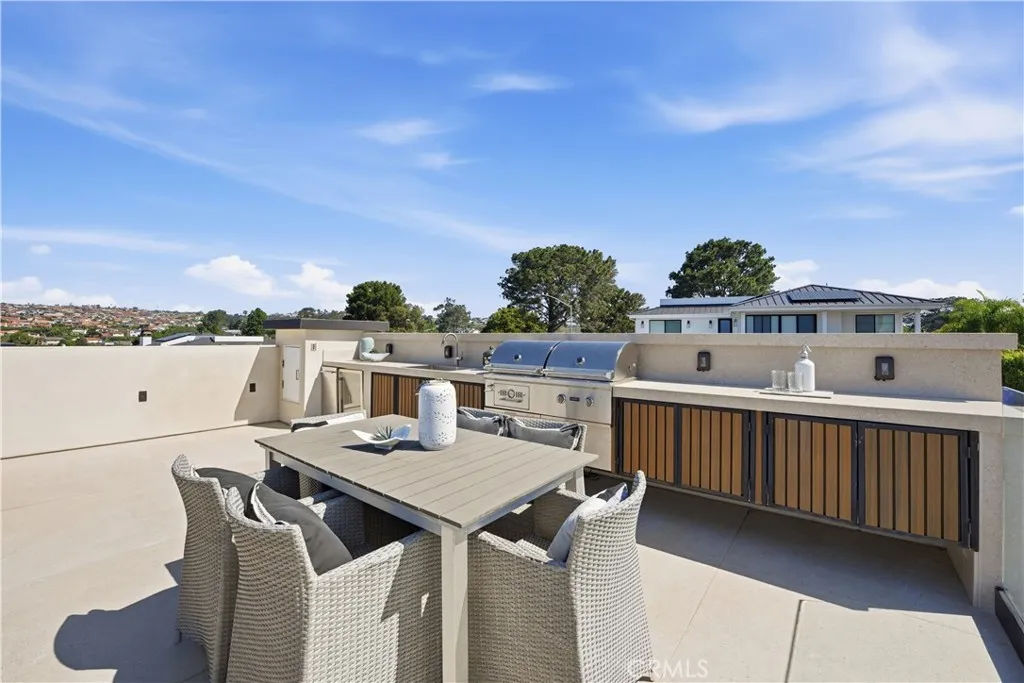 https://cdn.realtyfeed.com/cdn/127/306681912/f7612dc1da1ed26f6a9f3af483b66a14.webp