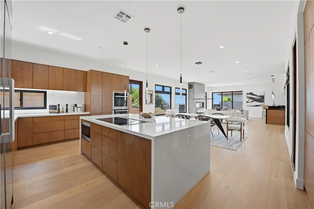 https://cdn.realtyfeed.com/cdn/127/306681912/f9f2a1e1a7310e188086fc251196e6ea.webp