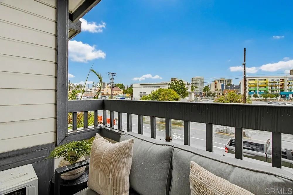 https://cdn.realtyfeed.com/cdn/127/306682013/03643c3d01459e6c1d59934f6f1c72d5.webp
