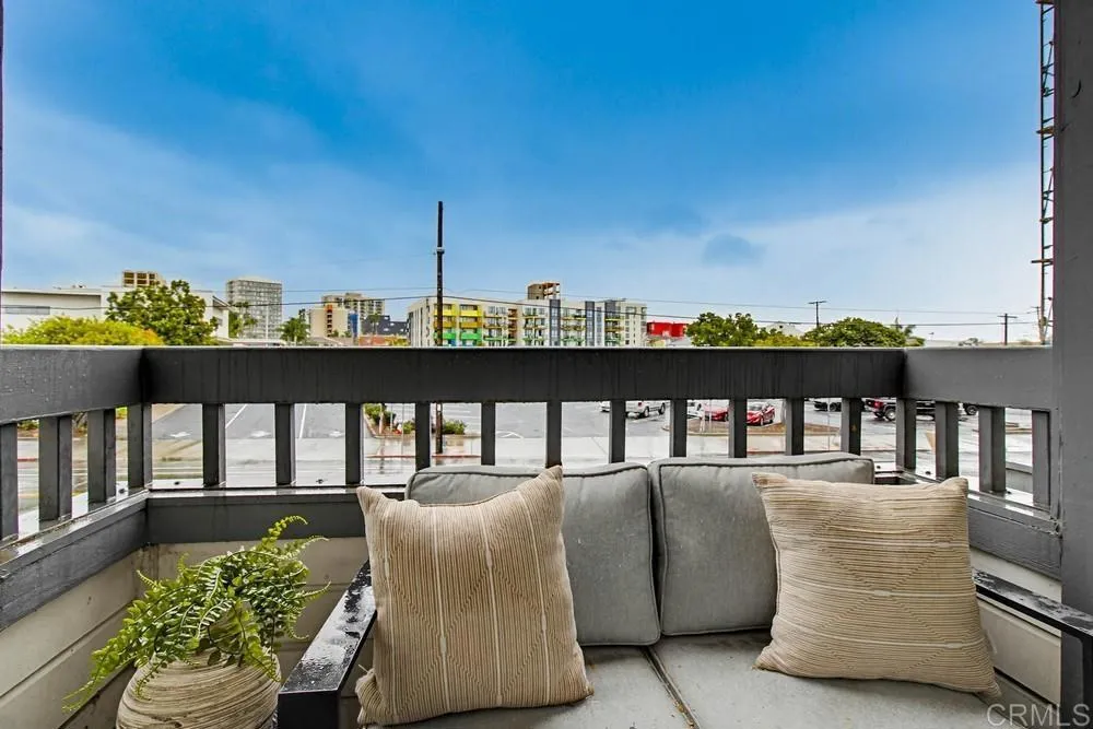 https://cdn.realtyfeed.com/cdn/127/306682013/1a18447bf82a6e6e100c18e0663e8eb8.webp