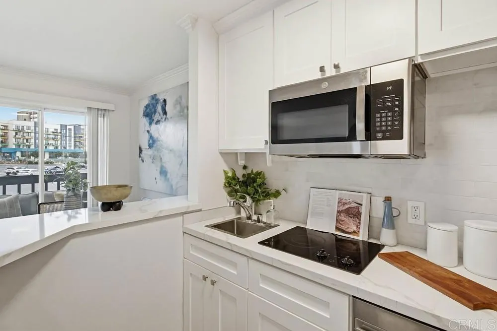 https://cdn.realtyfeed.com/cdn/127/306682013/79a0d7b2852c3704c0dd26995ae2dc1d.webp