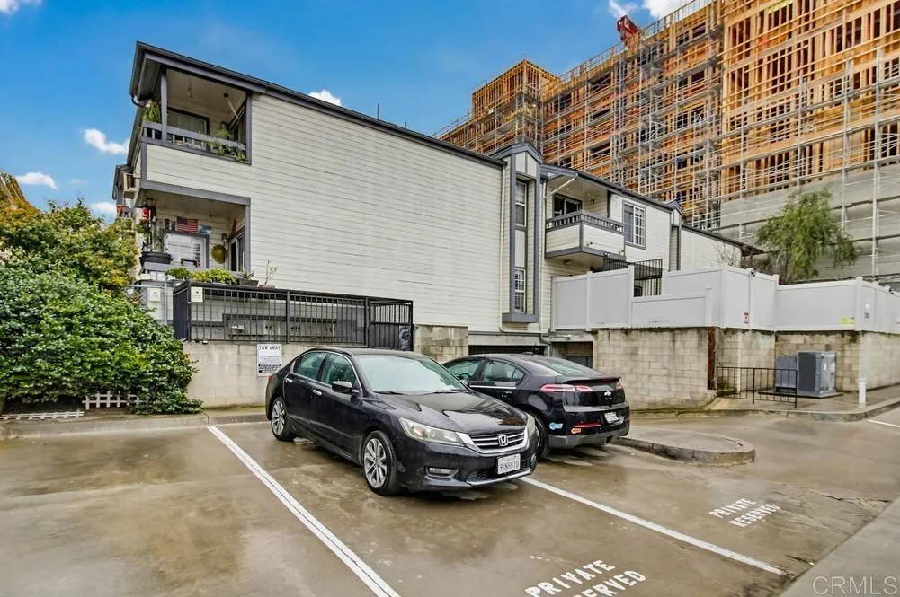 https://cdn.realtyfeed.com/cdn/127/306682013/958680eabbe22ae70792ffb7f38303f7.webp