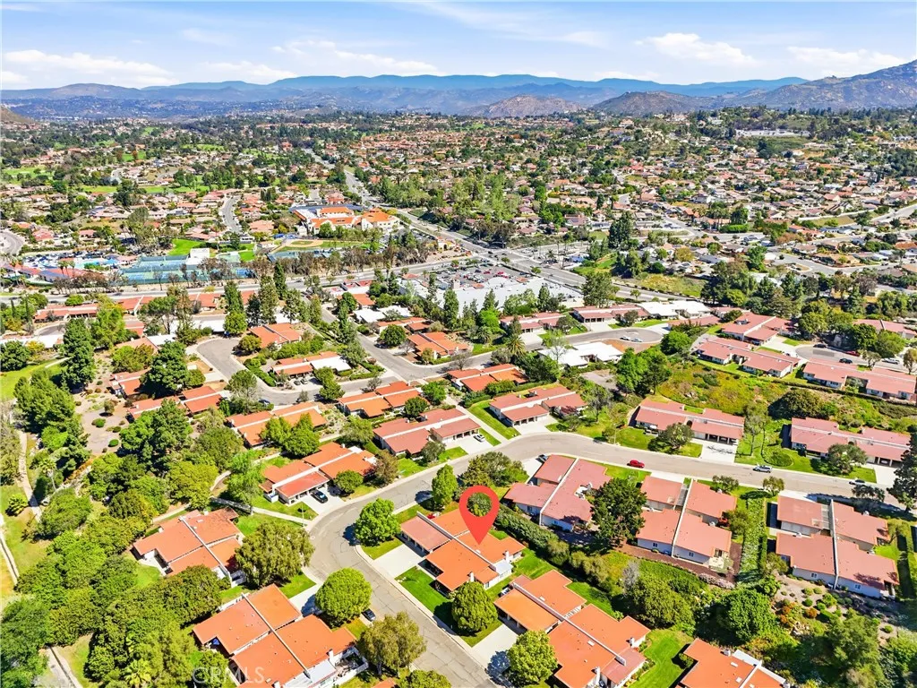 Photo #47: TR26014175 Listing: Photo #47