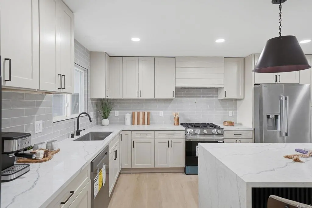 https://cdn.realtyfeed.com/cdn/127/306682081/7b7f5a3c5dcce1a1edc849efbc94e16f.webp