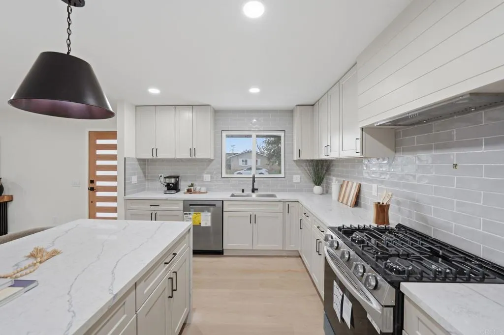 https://cdn.realtyfeed.com/cdn/127/306682081/84edab60e58a56f3e5dcecbecf516828.webp