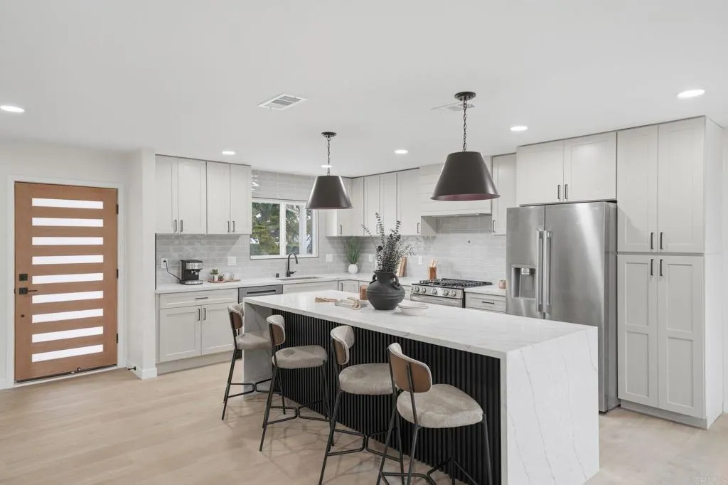 https://cdn.realtyfeed.com/cdn/127/306682081/d7377091807da047e661a9c8a8e9b153.webp
