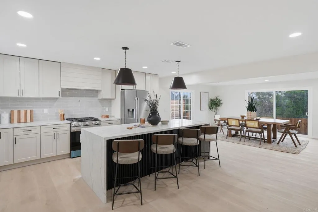 https://cdn.realtyfeed.com/cdn/127/306682081/e6eae11387fb0aed0ba0ef95570b6cba.webp