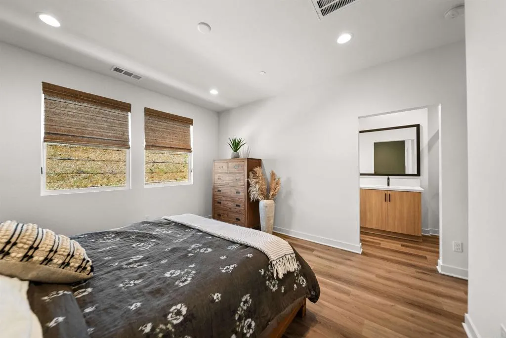 Photo #29: NDP2603175 Listing: Photo #29