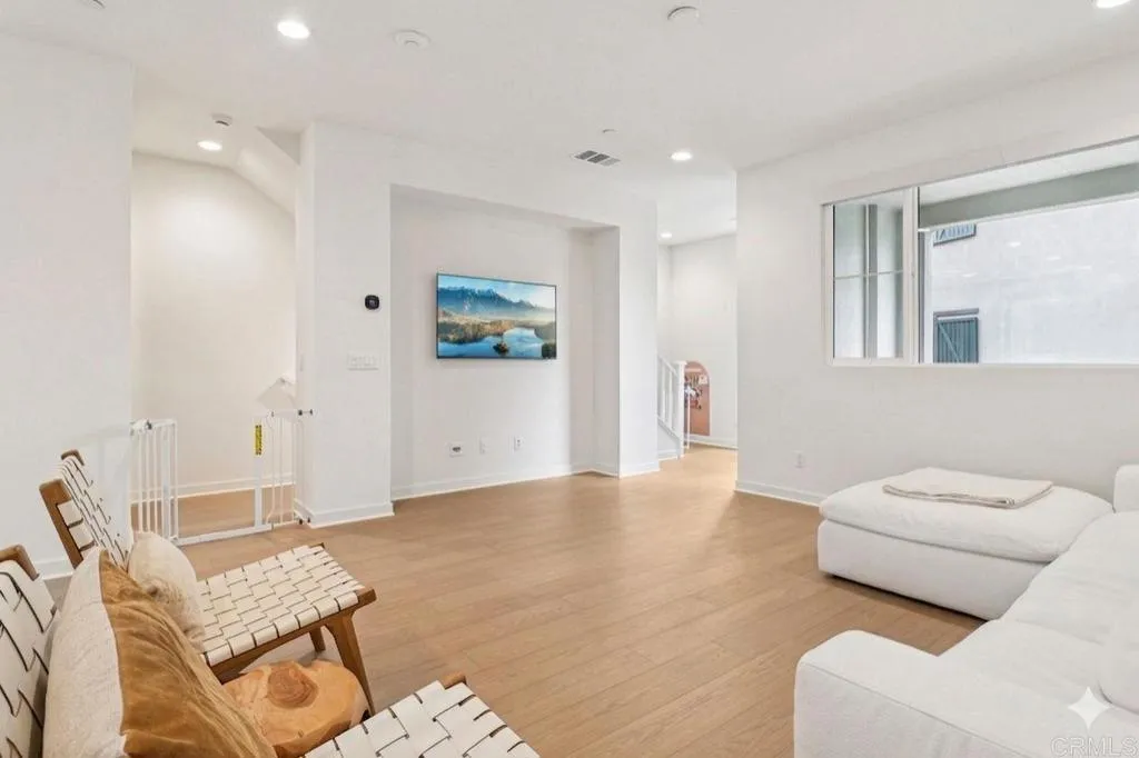 Photo #8: NDP2603179 Listing: Photo #8