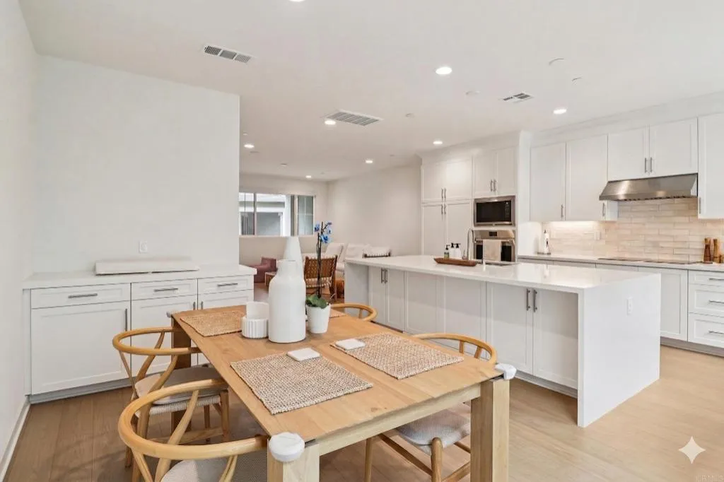 Photo #4: NDP2603179 Listing: Photo #4