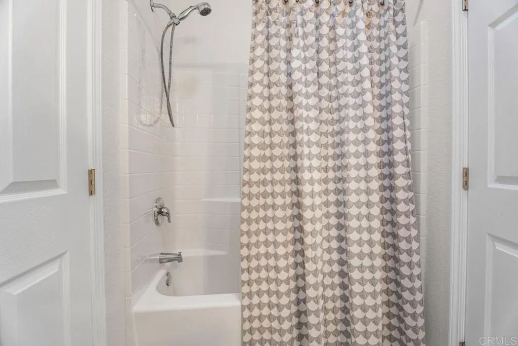 https://cdn.realtyfeed.com/cdn/127/306682155/30f6f304b65efb782ff2e14900393c28.webp
