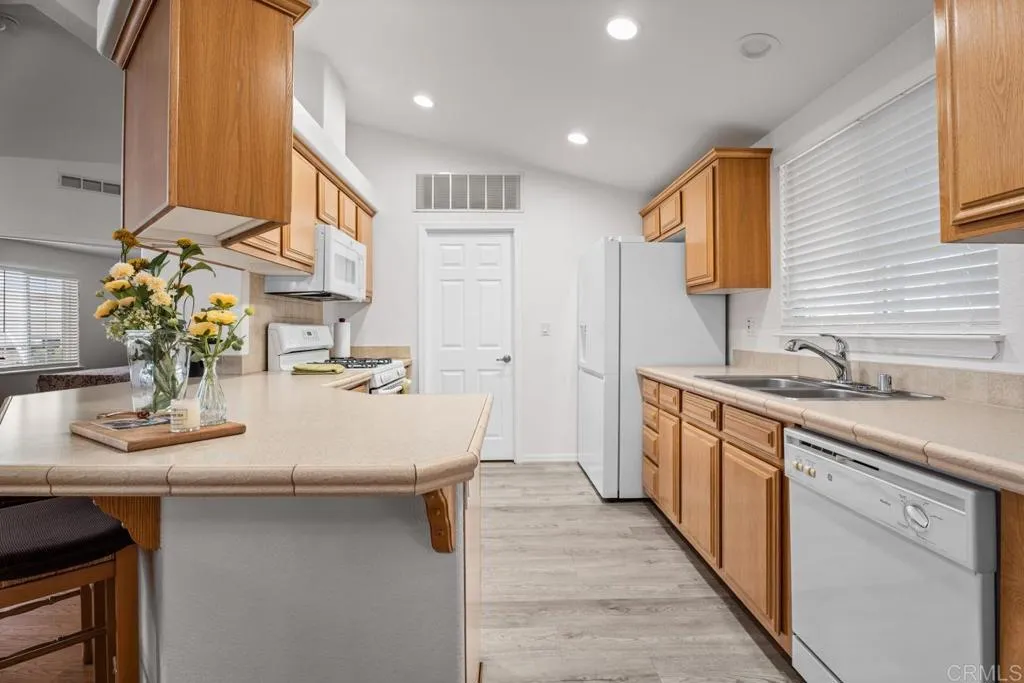 https://cdn.realtyfeed.com/cdn/127/306682155/469a72cd9847fa2350b525ee8f3769ba.webp